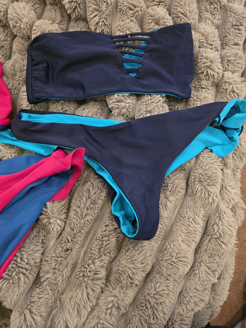 2 Bikini's Both Reversible. - Picture 2 of 6